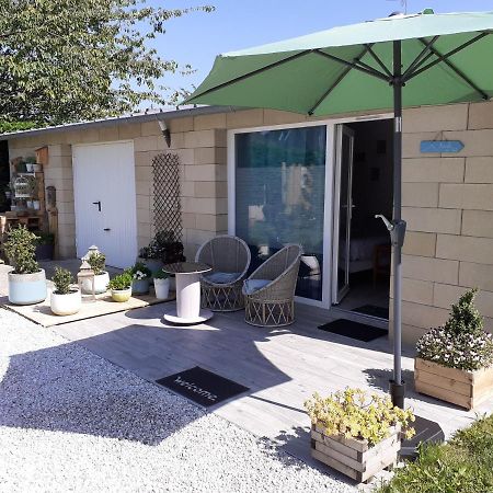 Escale En Baie. Bed & Breakfast Pontaubault Luaran gambar