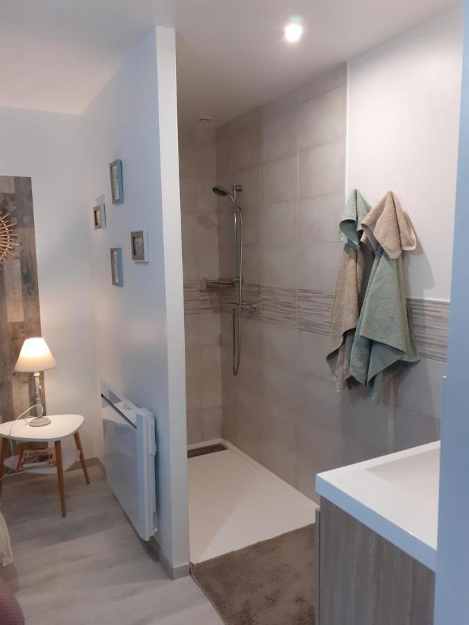 Escale En Baie. Bed & Breakfast Pontaubault Luaran gambar