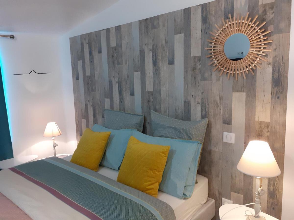 Escale En Baie. Bed & Breakfast Pontaubault Luaran gambar